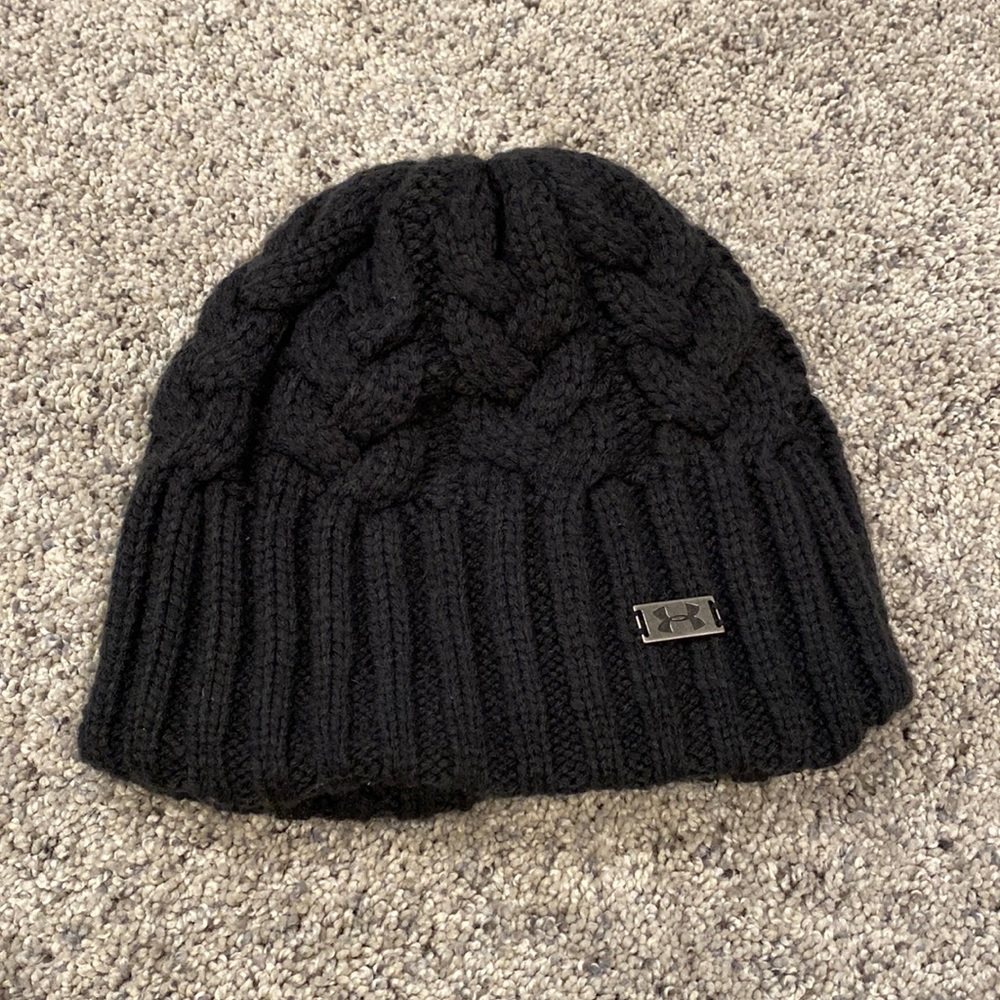 Under Armor charcoal knit beanie